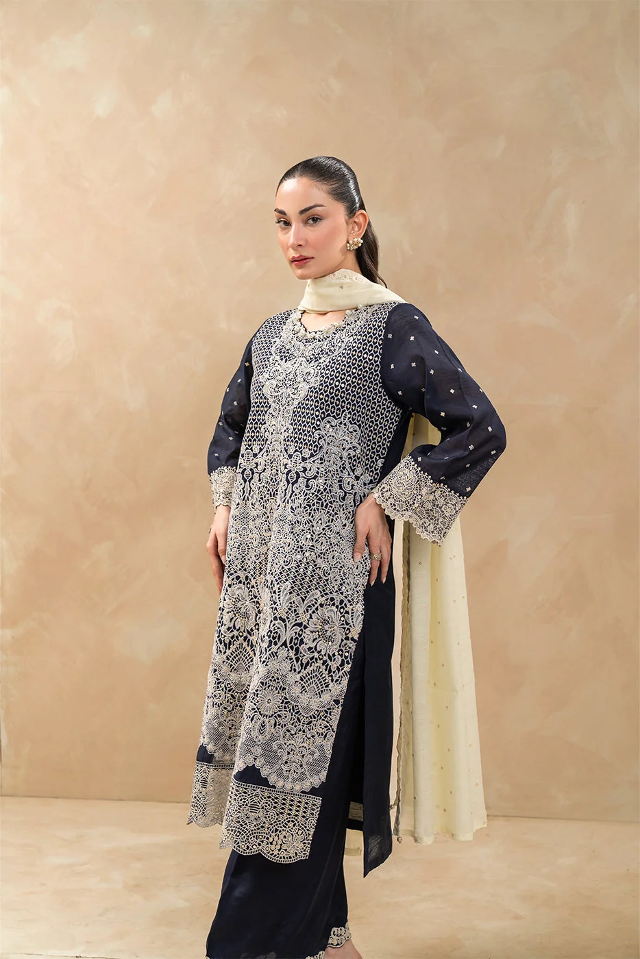 3 PIECE LUXURY MONARK SUIT (LUXURY-PRET) - view 3