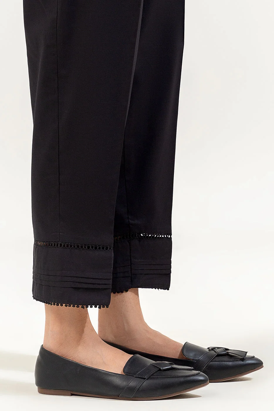 BASIC STRAIGHT PANTS