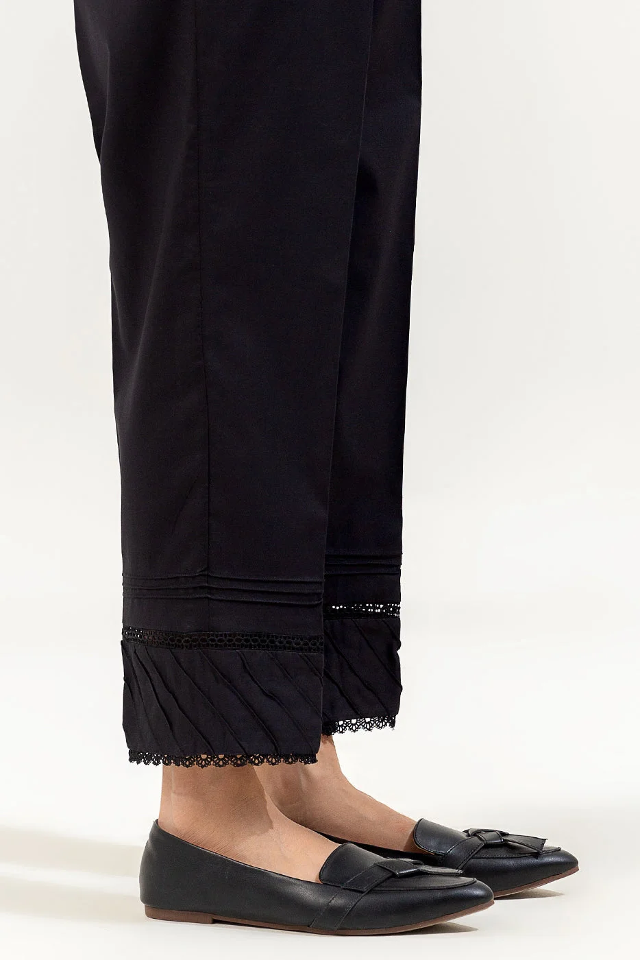 BASIC STRAIGHT PANTS