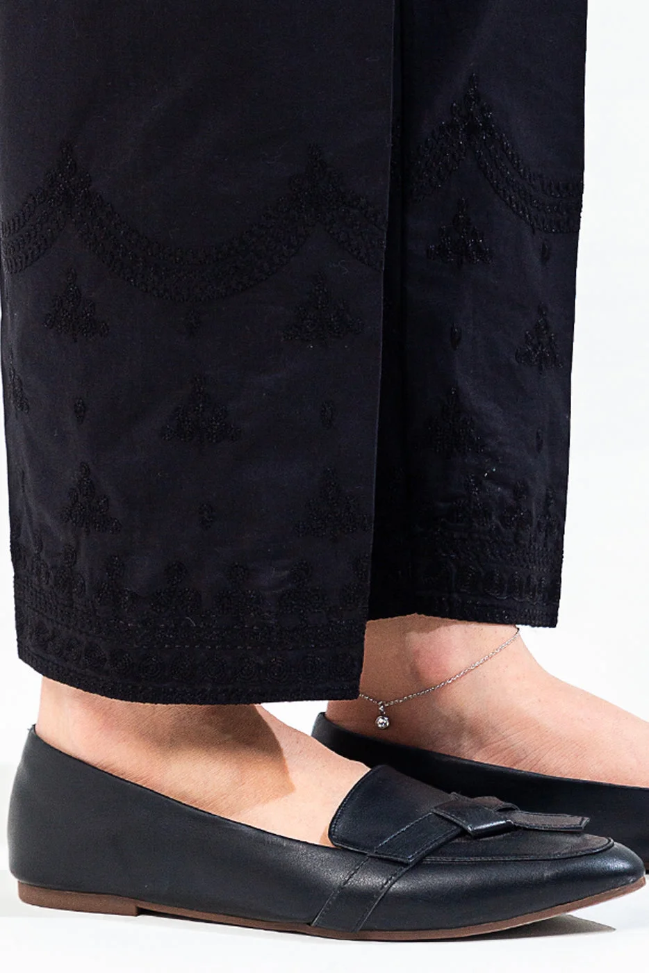 EMBROIDERED STRAIGHT PANTS - view 2