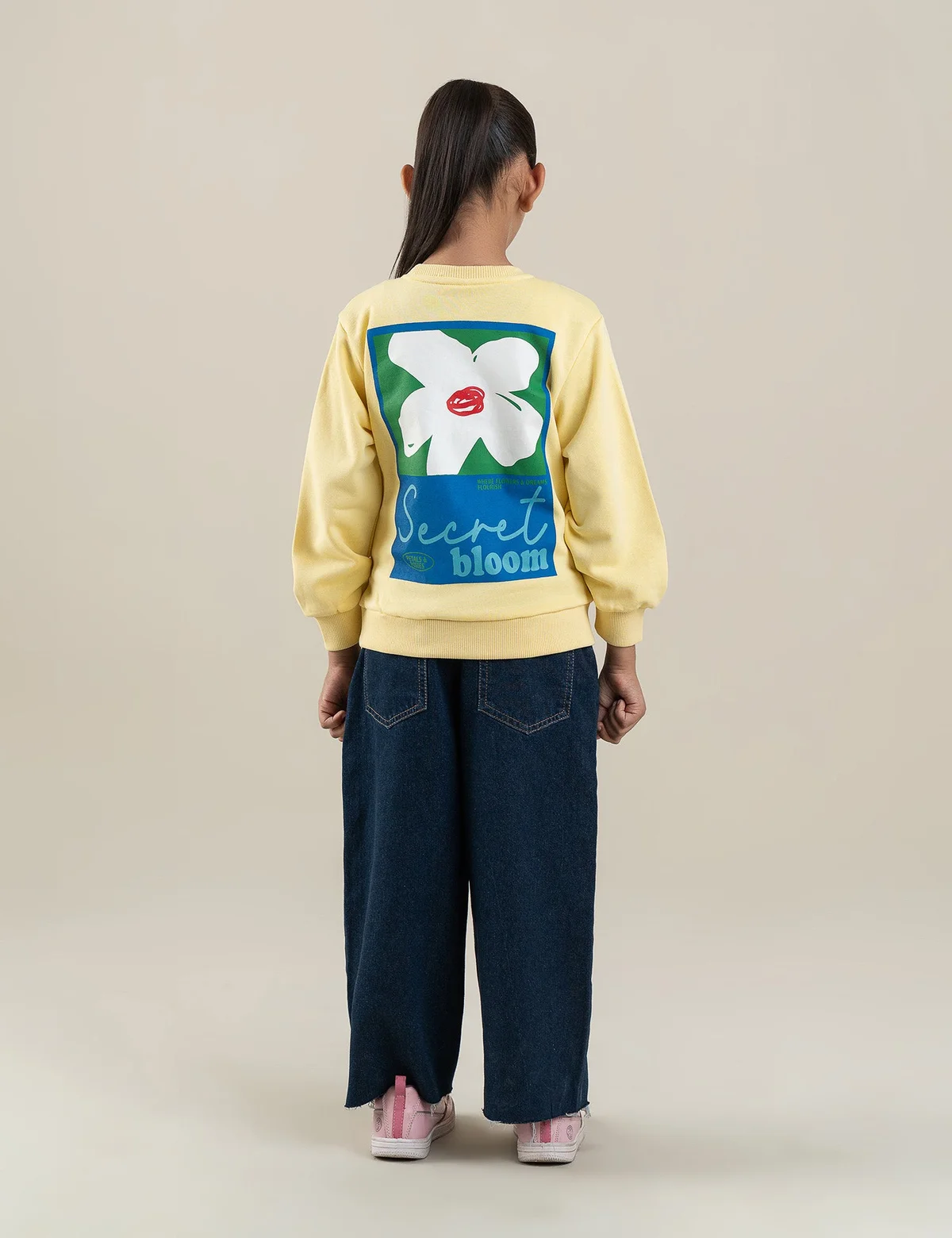 SECRET BLOOMS GRAPHIC SWEATSHIRT - view 4