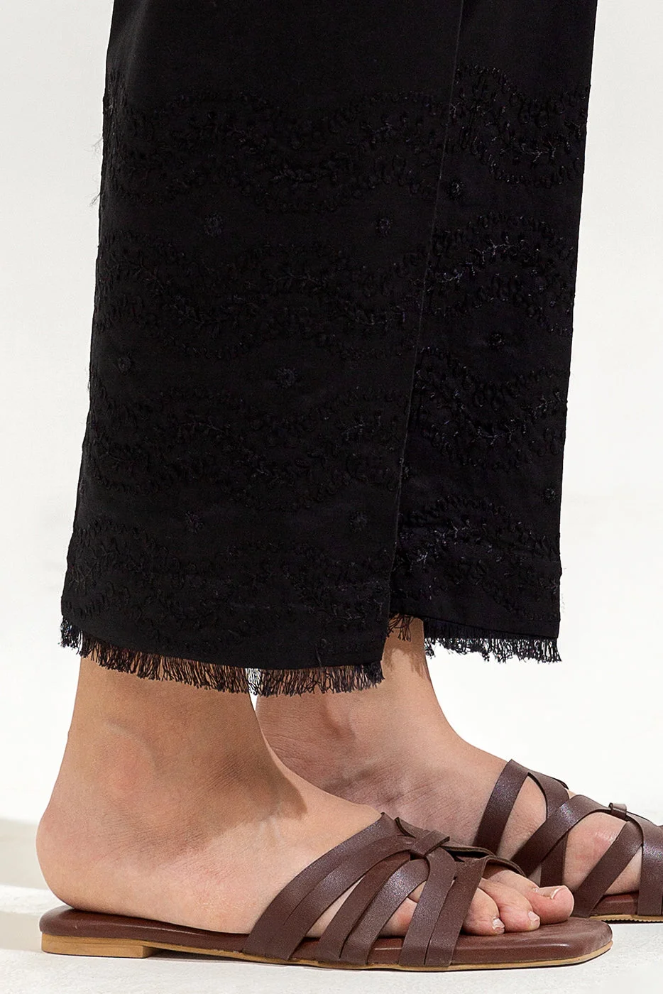 EMBROIDERED STRAIGHT PANTS - view 2