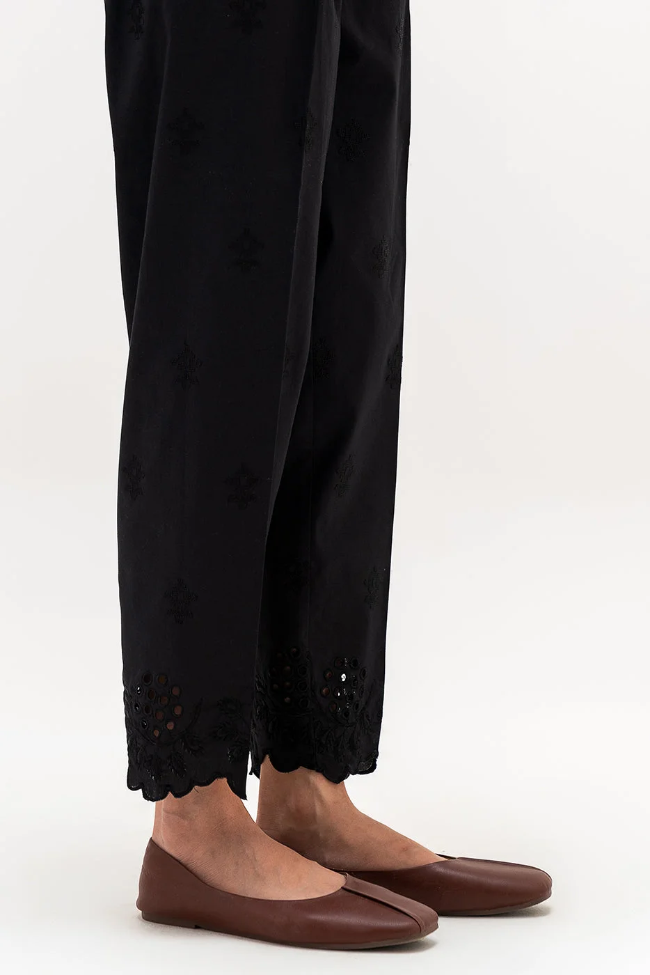 EMBROIDERED STRAIGHT PANTS