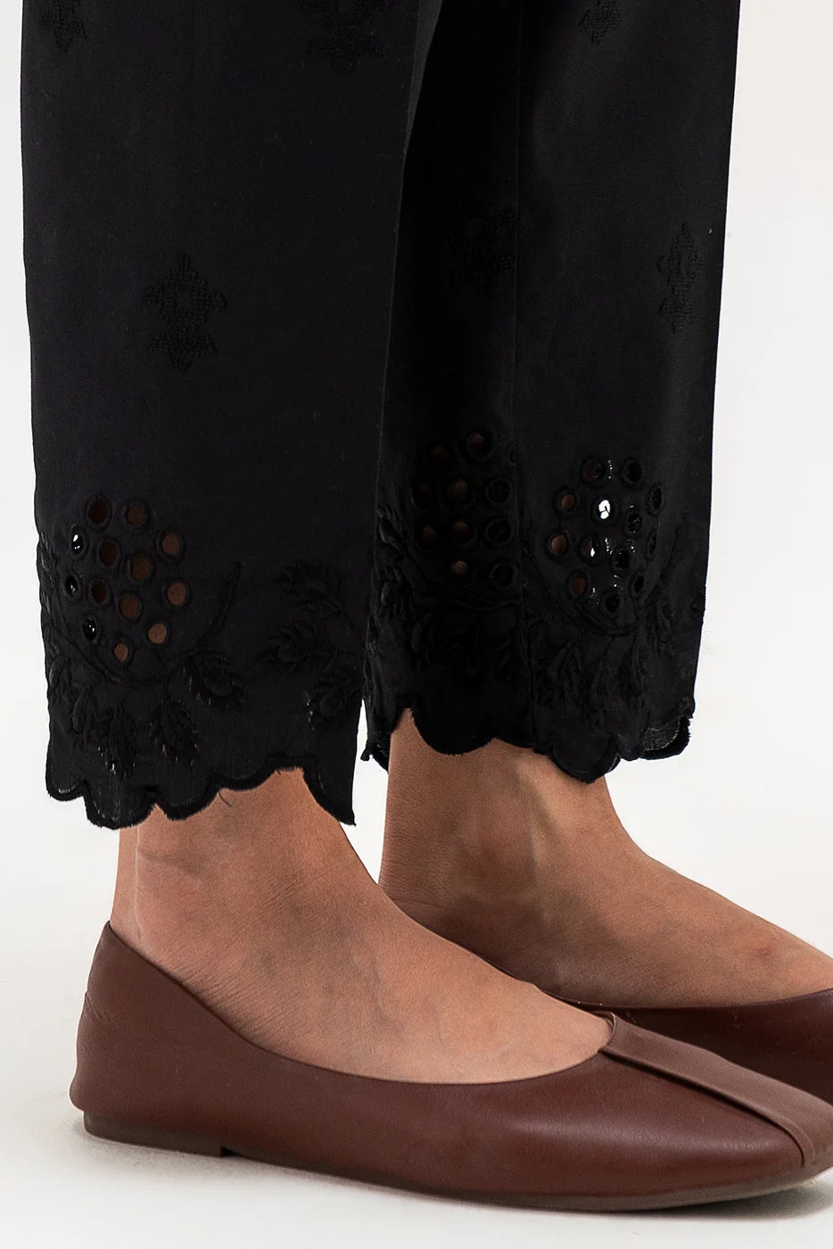 EMBROIDERED STRAIGHT PANTS - view 2