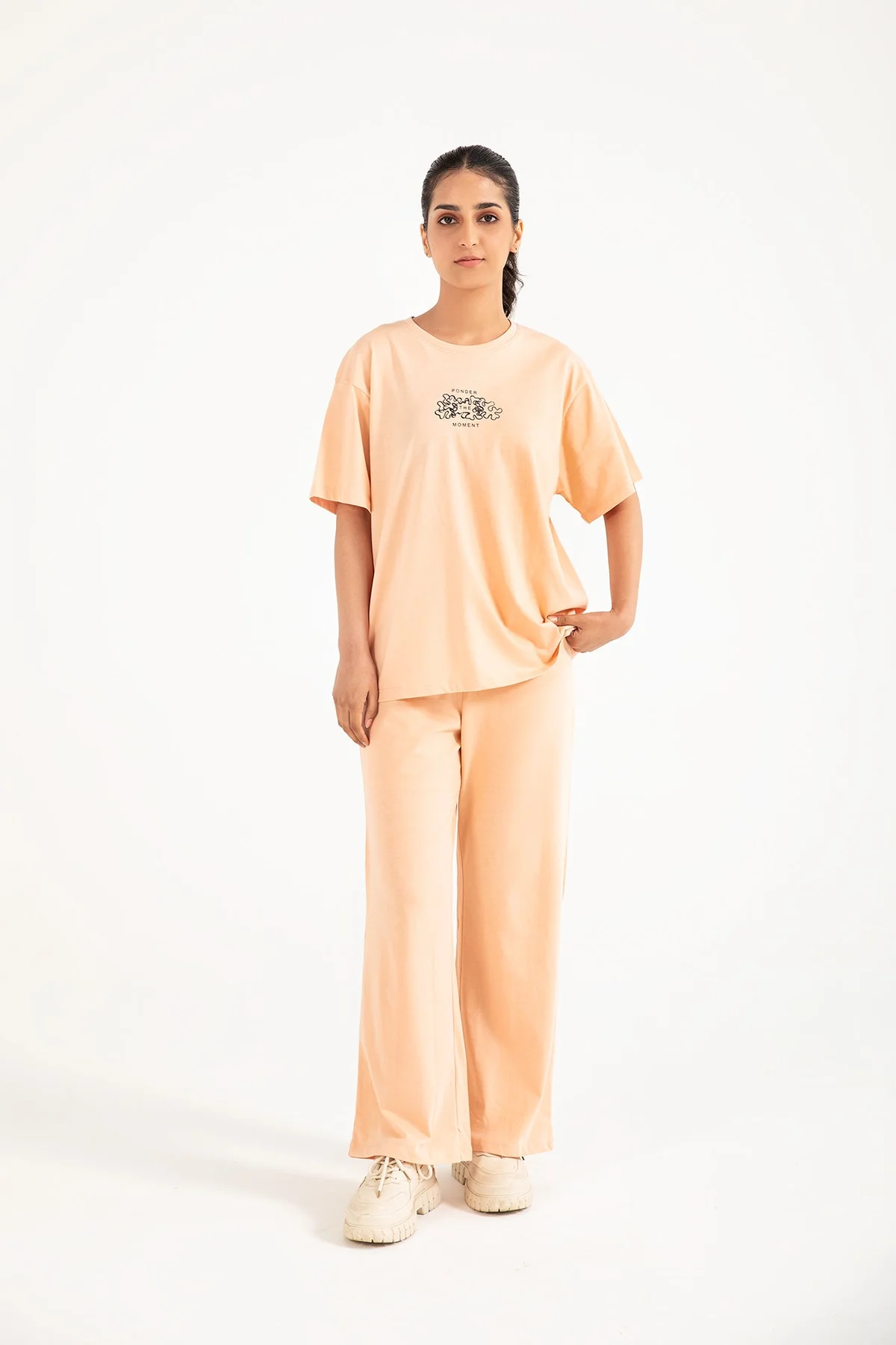 GRAPHIC OVERSIZED TEE