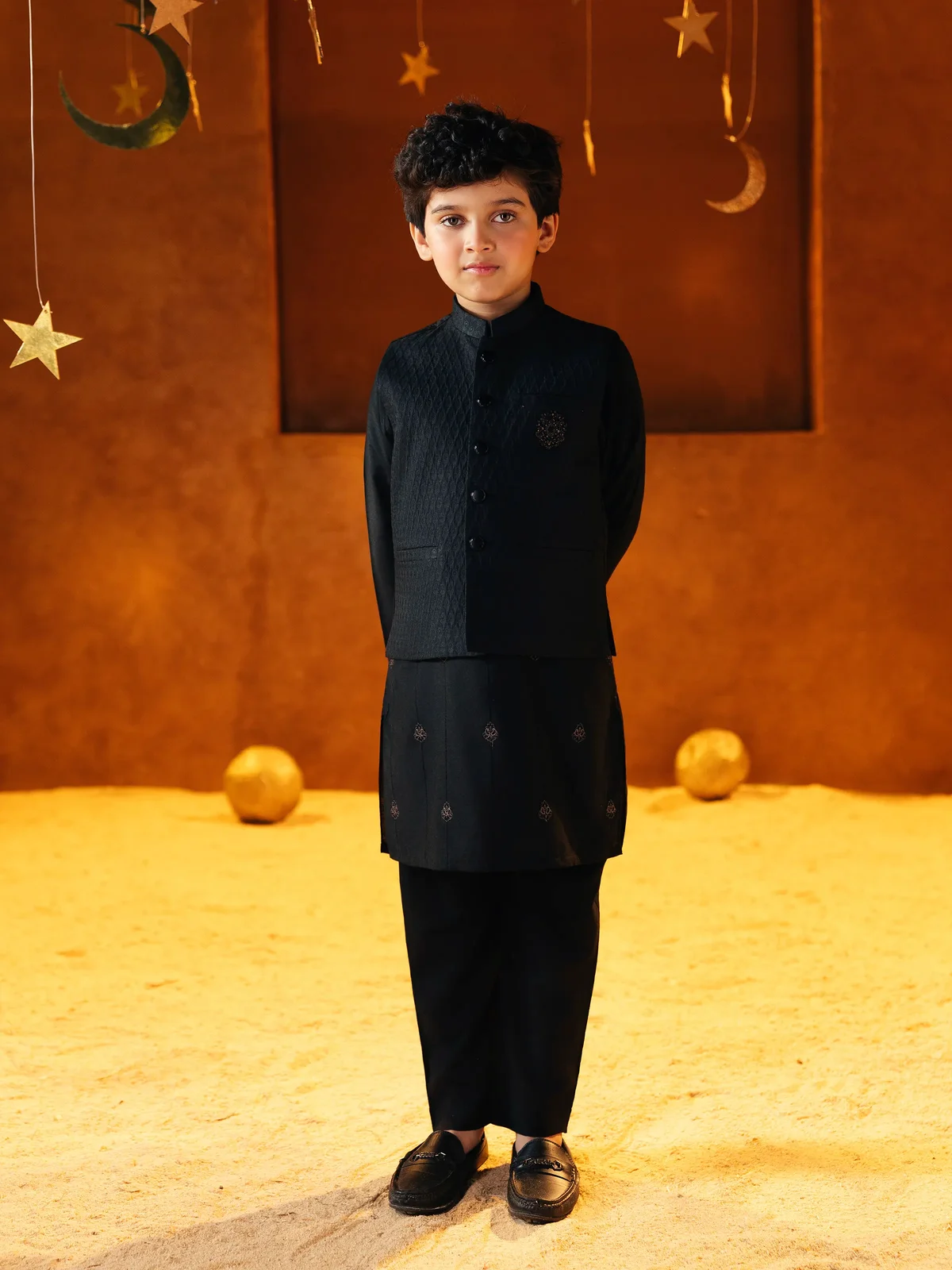 Boy's Black Waist Coat Suit - EBTWCSC5-032