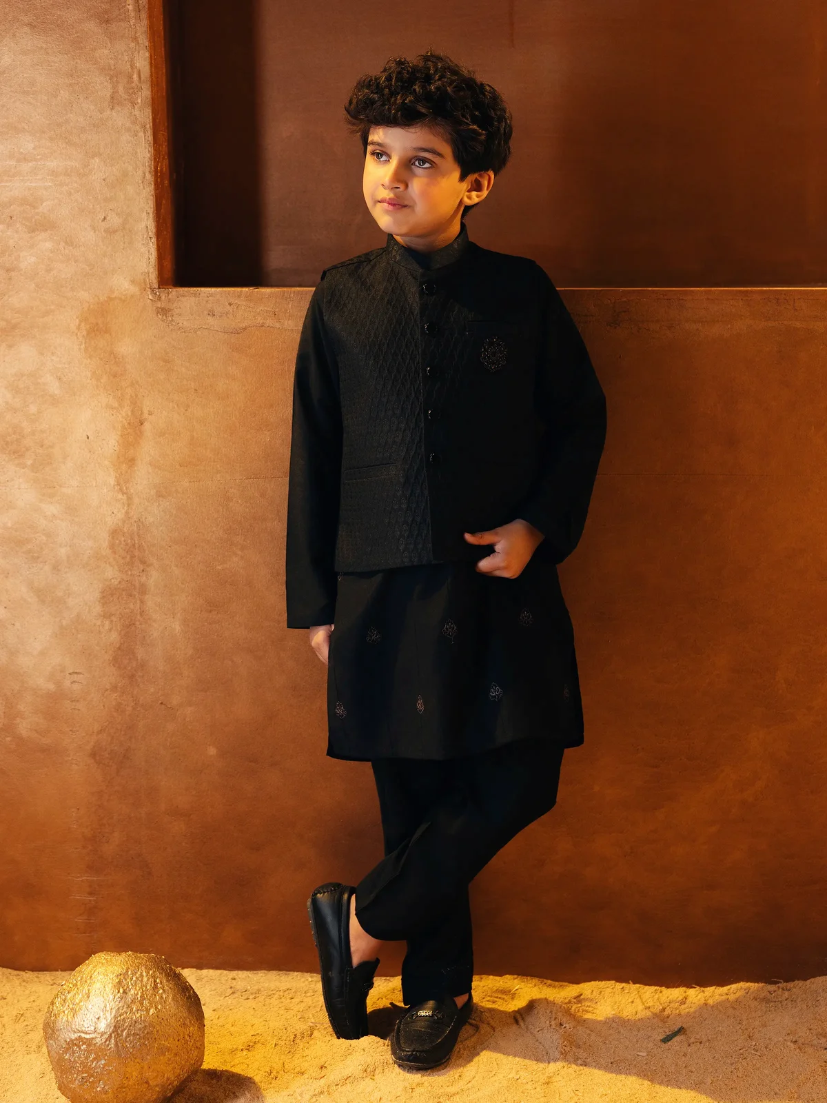 Boy's Black Waist Coat Suit - EBTWCSC5-032 - view 4