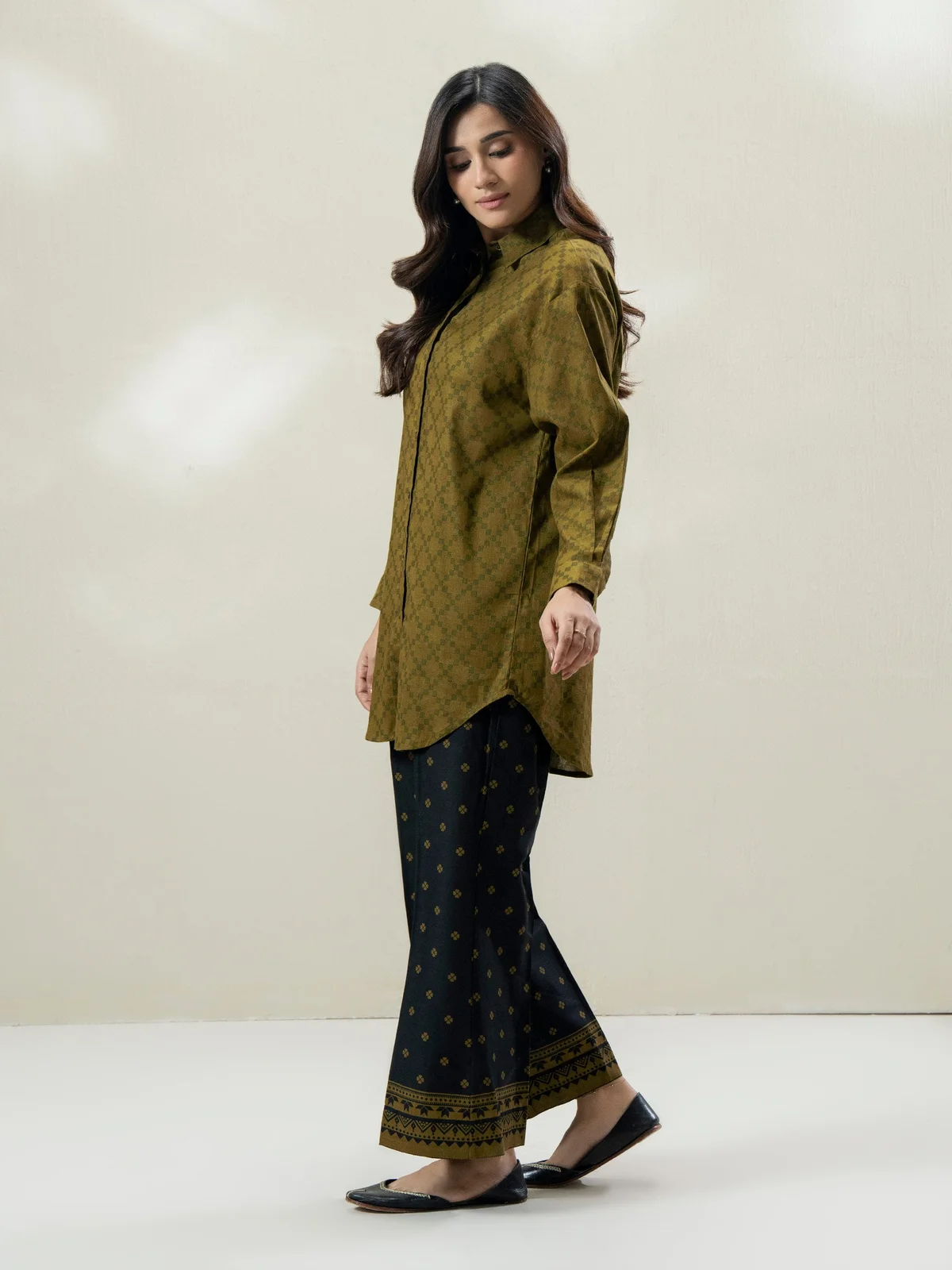 2-Piece Khaddar Suit (Pret) - view 2