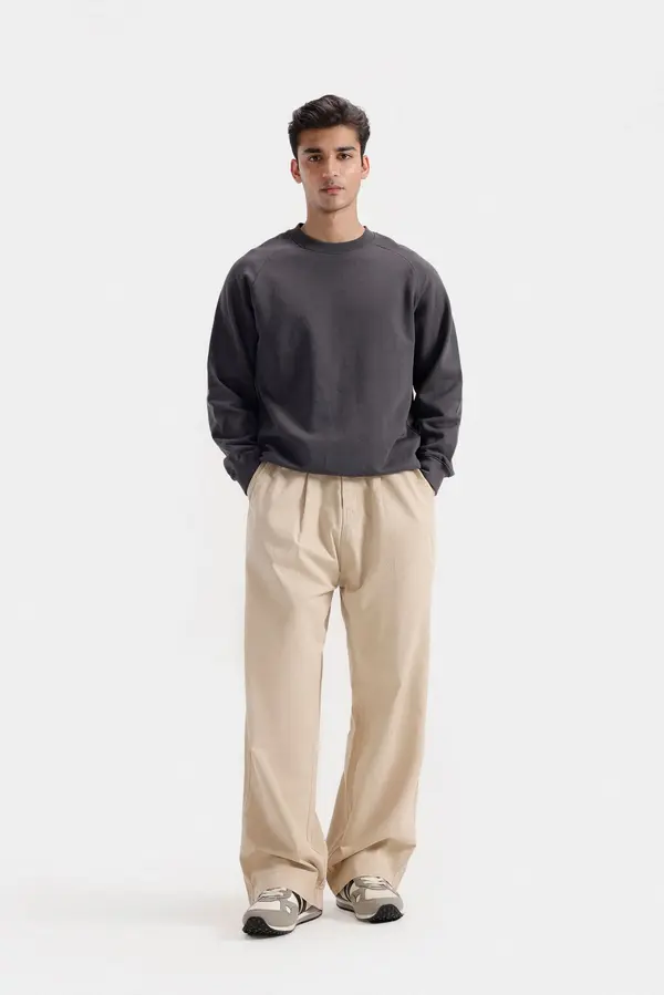 Raglan Sleeve Sweatshirt