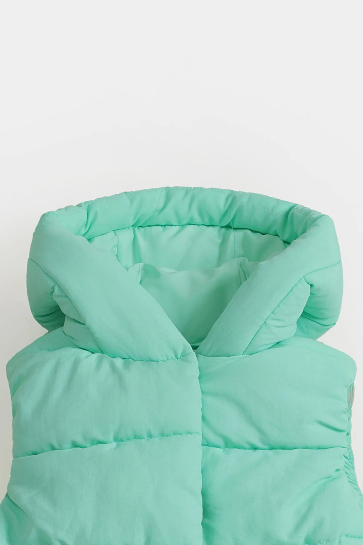 Sleeveless Gilet Jacket With Hood - view 5