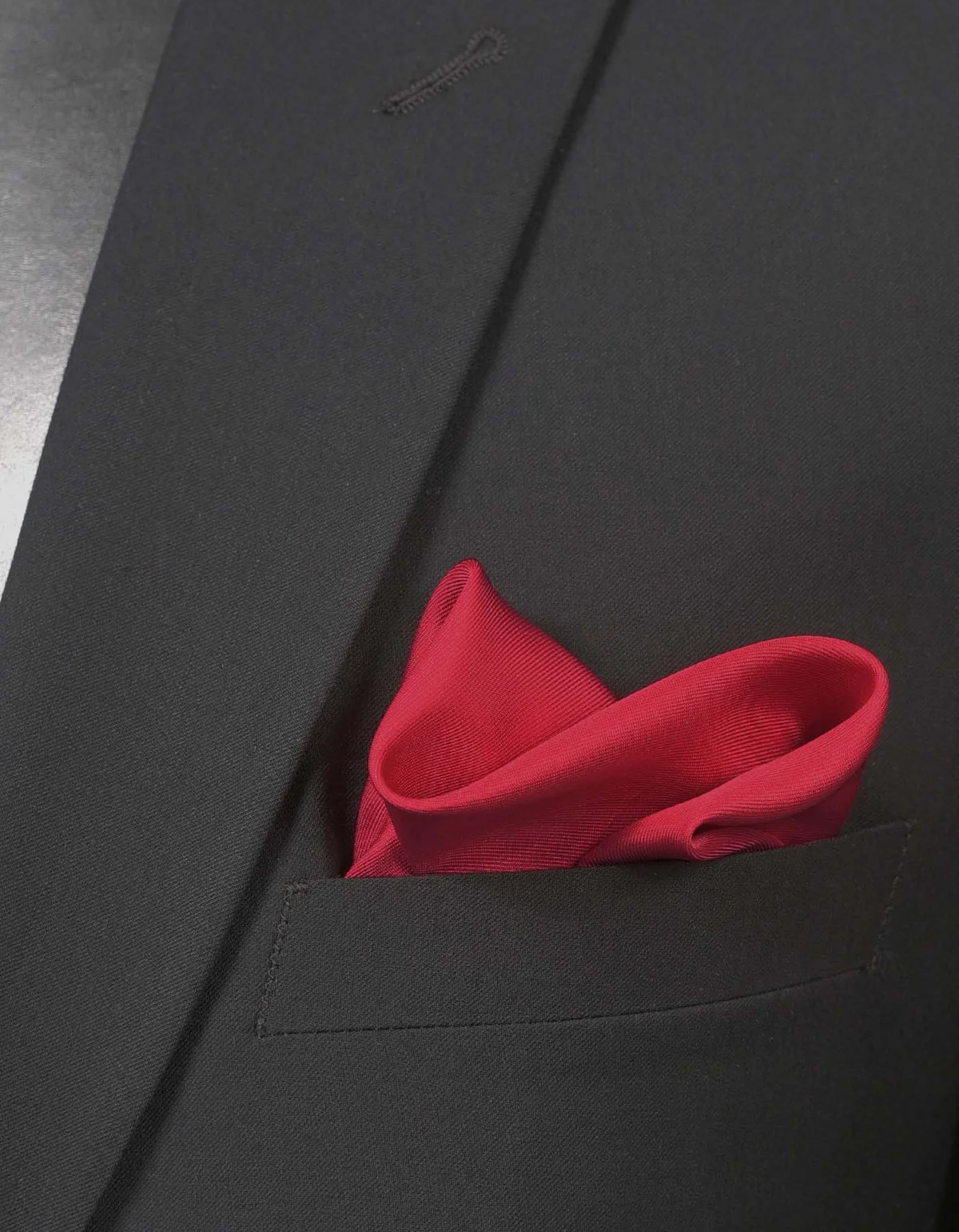 100% Polyester D Pink Pocket Square